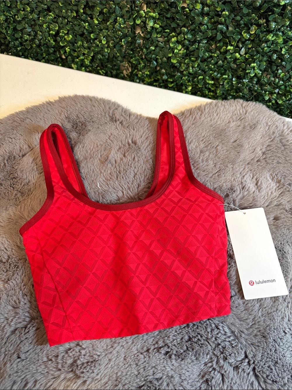 NWT lululemon red textured scoop sports bra Size XXS